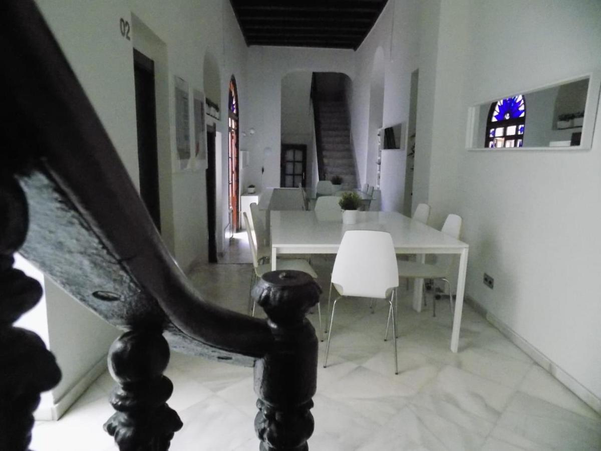 Residencia Viriato Hostel Seville Luaran gambar