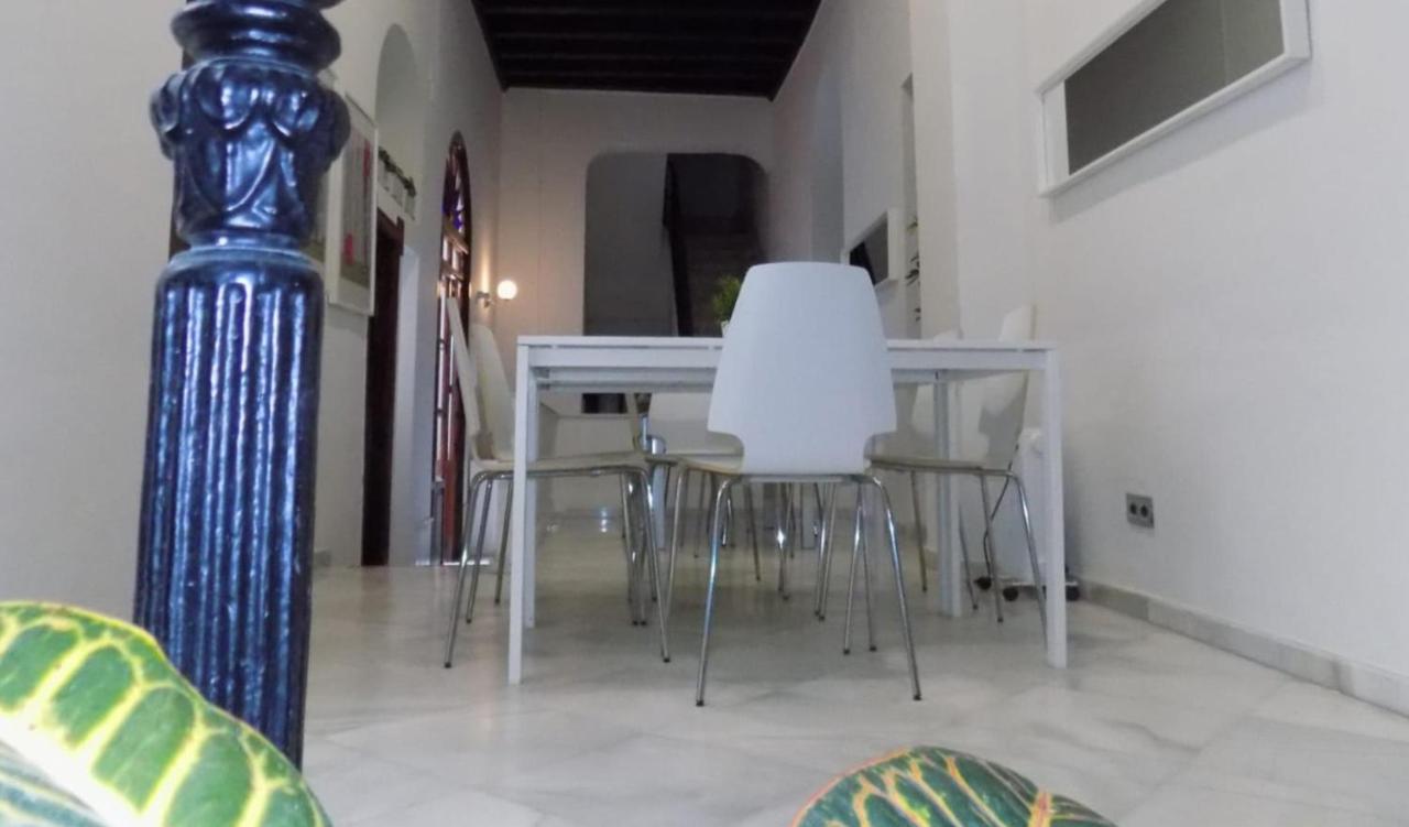 Residencia Viriato Hostel Seville Luaran gambar