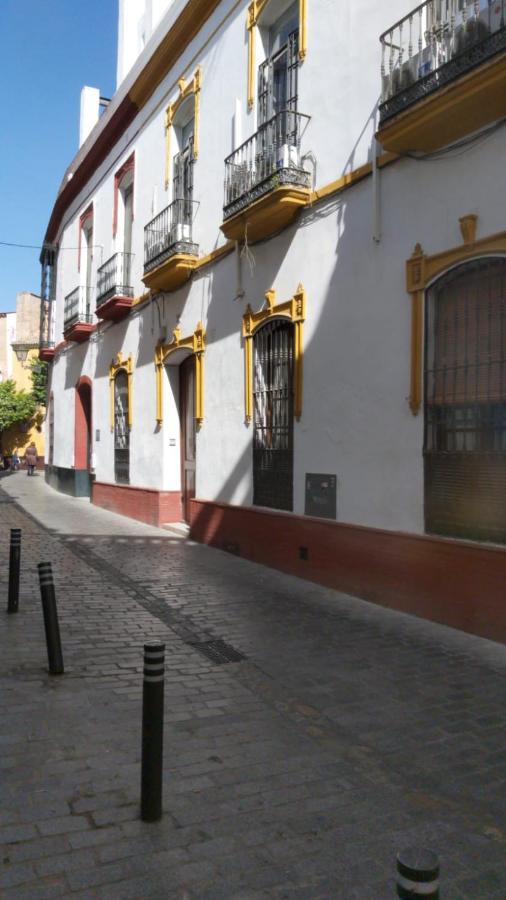 Residencia Viriato Hostel Seville Luaran gambar