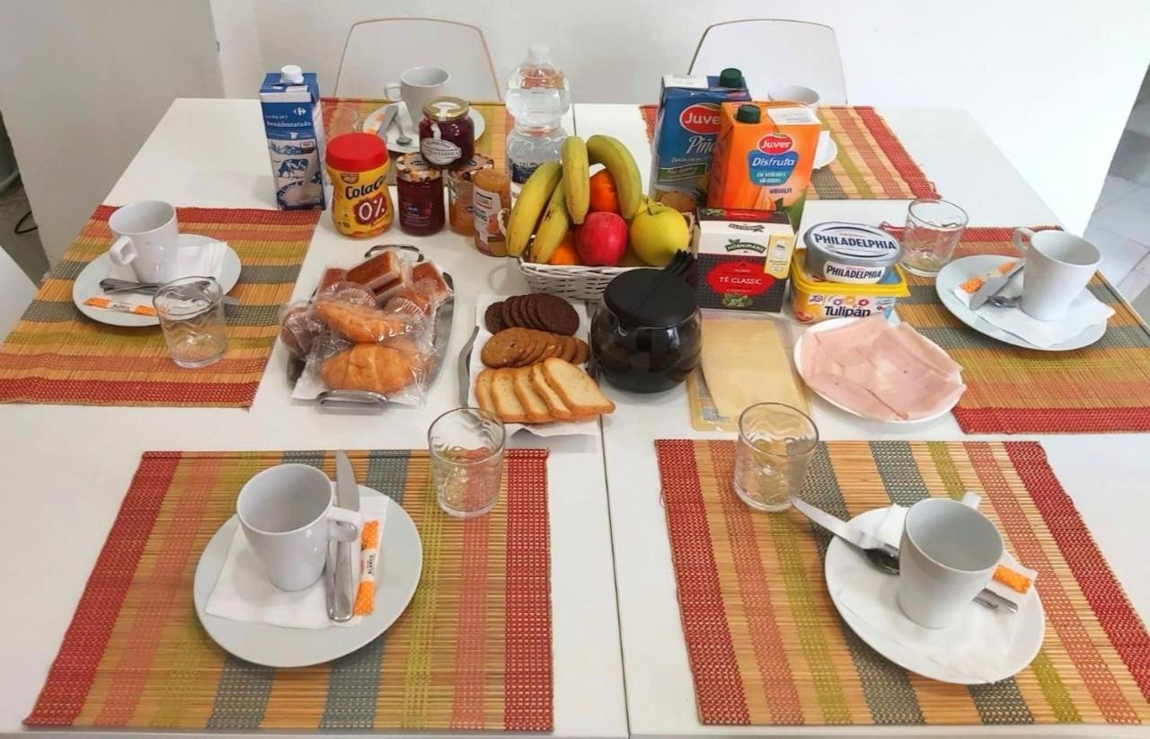 Residencia Viriato Hostel Seville Luaran gambar